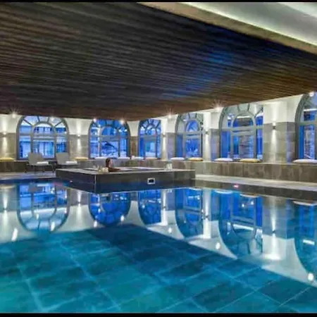 La Belle Cordee Luxury Pool And Wellness